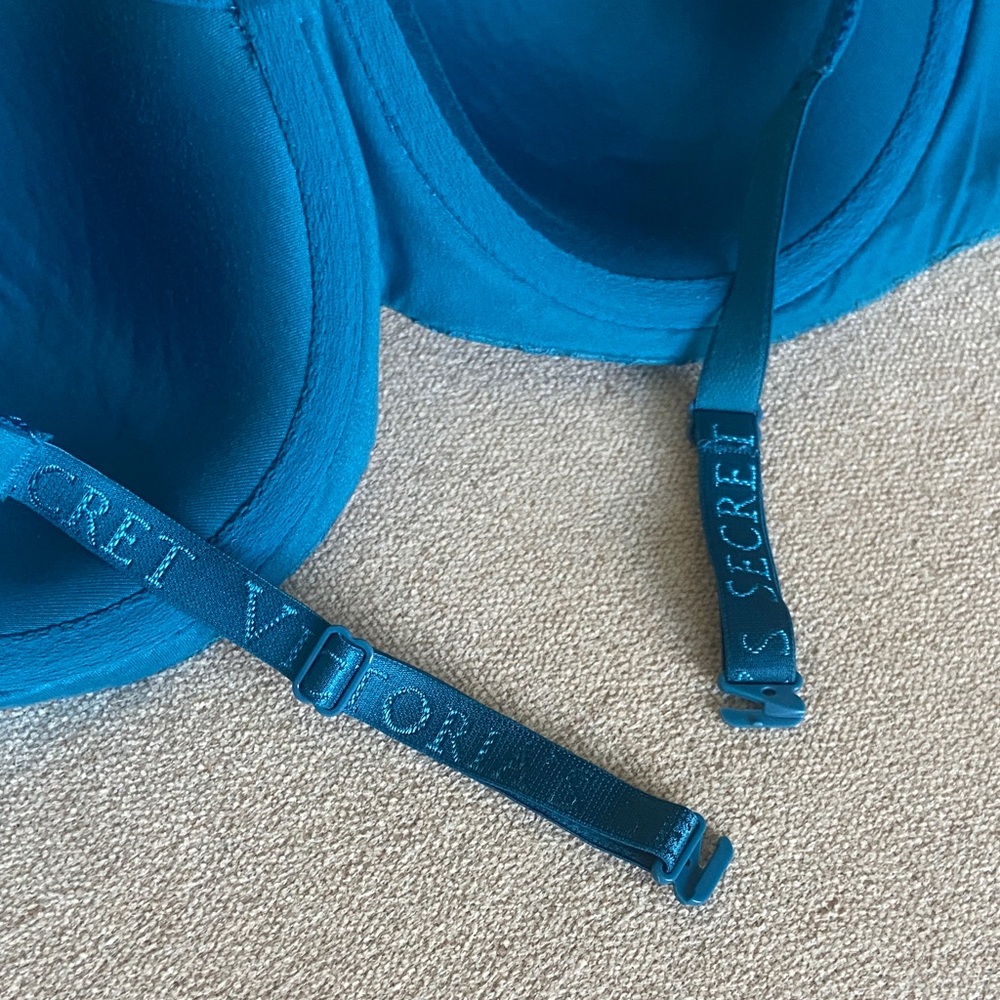 Sale! Victoria's Secret Vibrant Blue Lace Bra, lined Demi underwire 34DDD - Picture 10 of 15